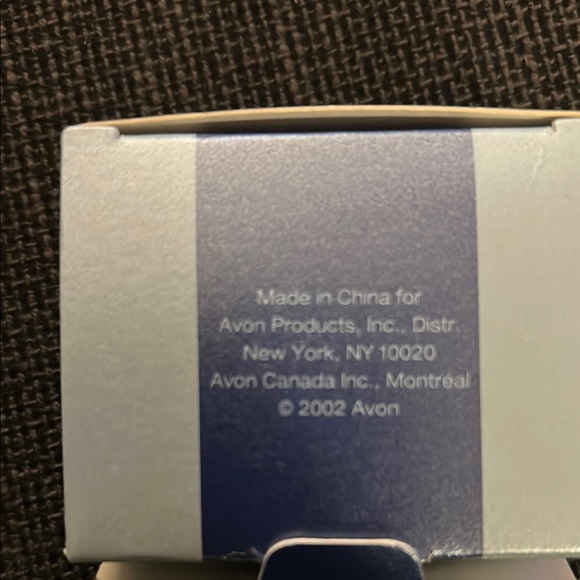 Avon Silvertone Sculpted Button Earrings 2002 - Picture 3 of 8